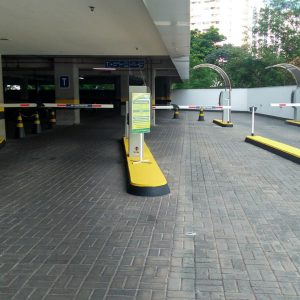 Entrada do estacionamento
